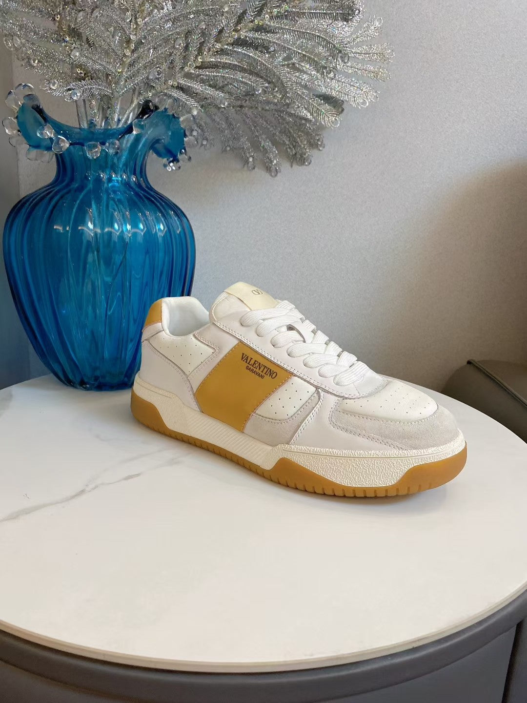 VT 25S  Casual Sneakers White Tan Cowhide 563096