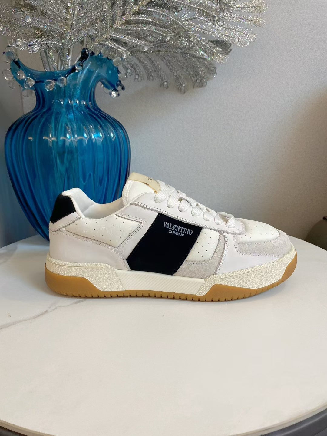 VT 25S  Casual Sneakers White Black Cowhide Suede 563098