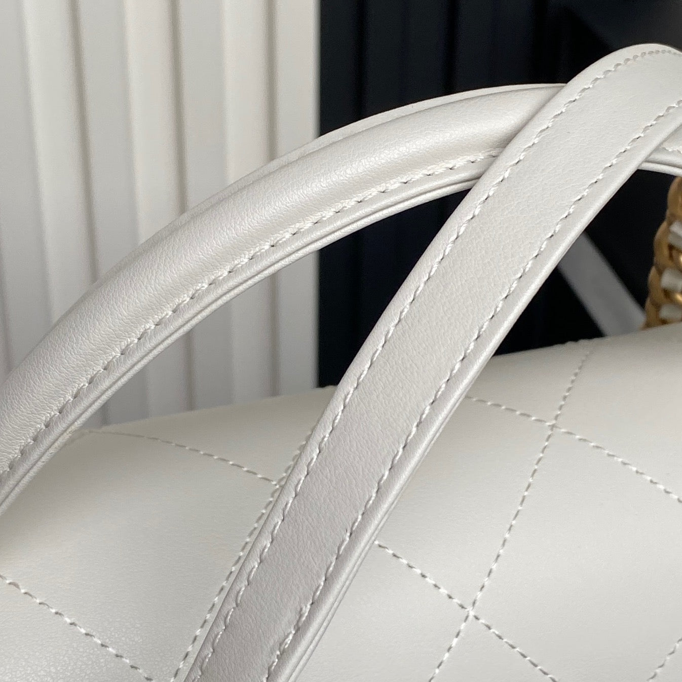 Chanel 2025 Bag 33cm White Calfskin 321004