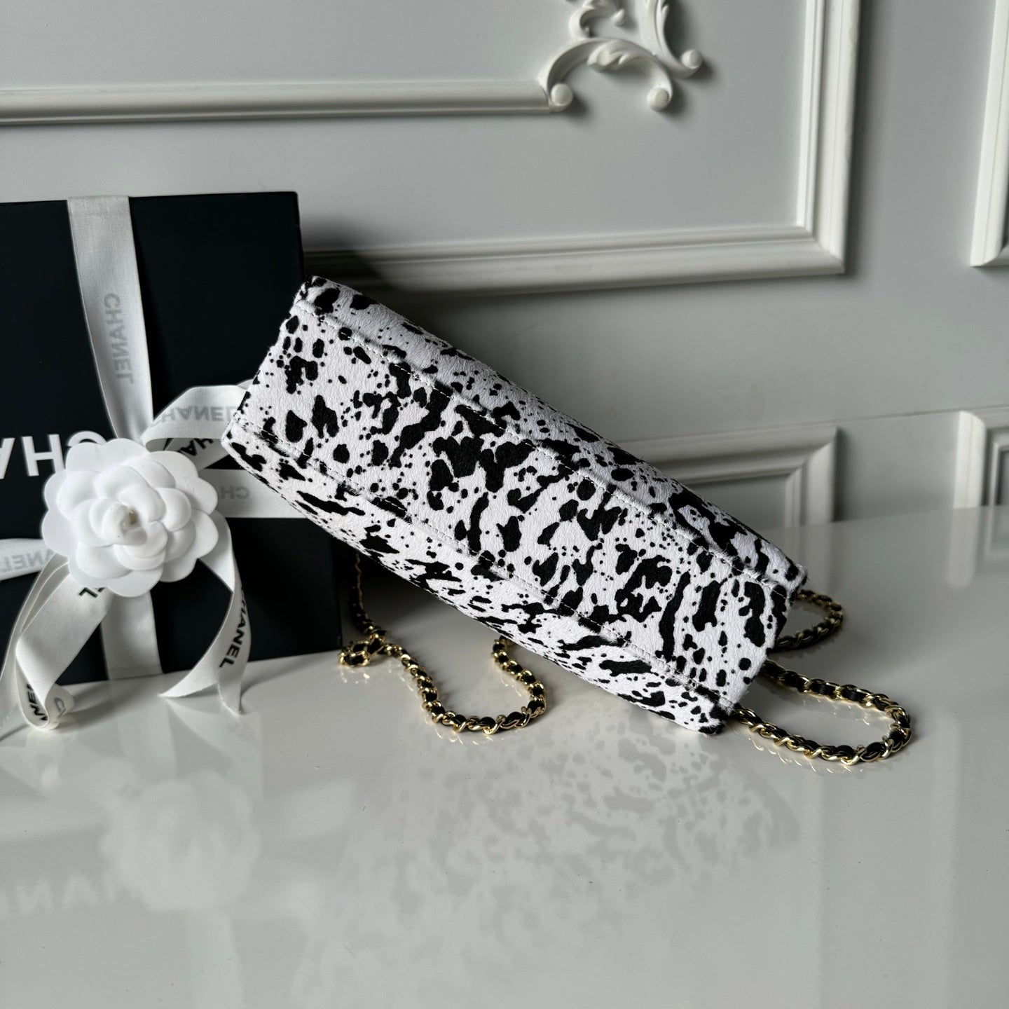 Chanel 2026 Small Tote Bag 23cm White Black Lambskin