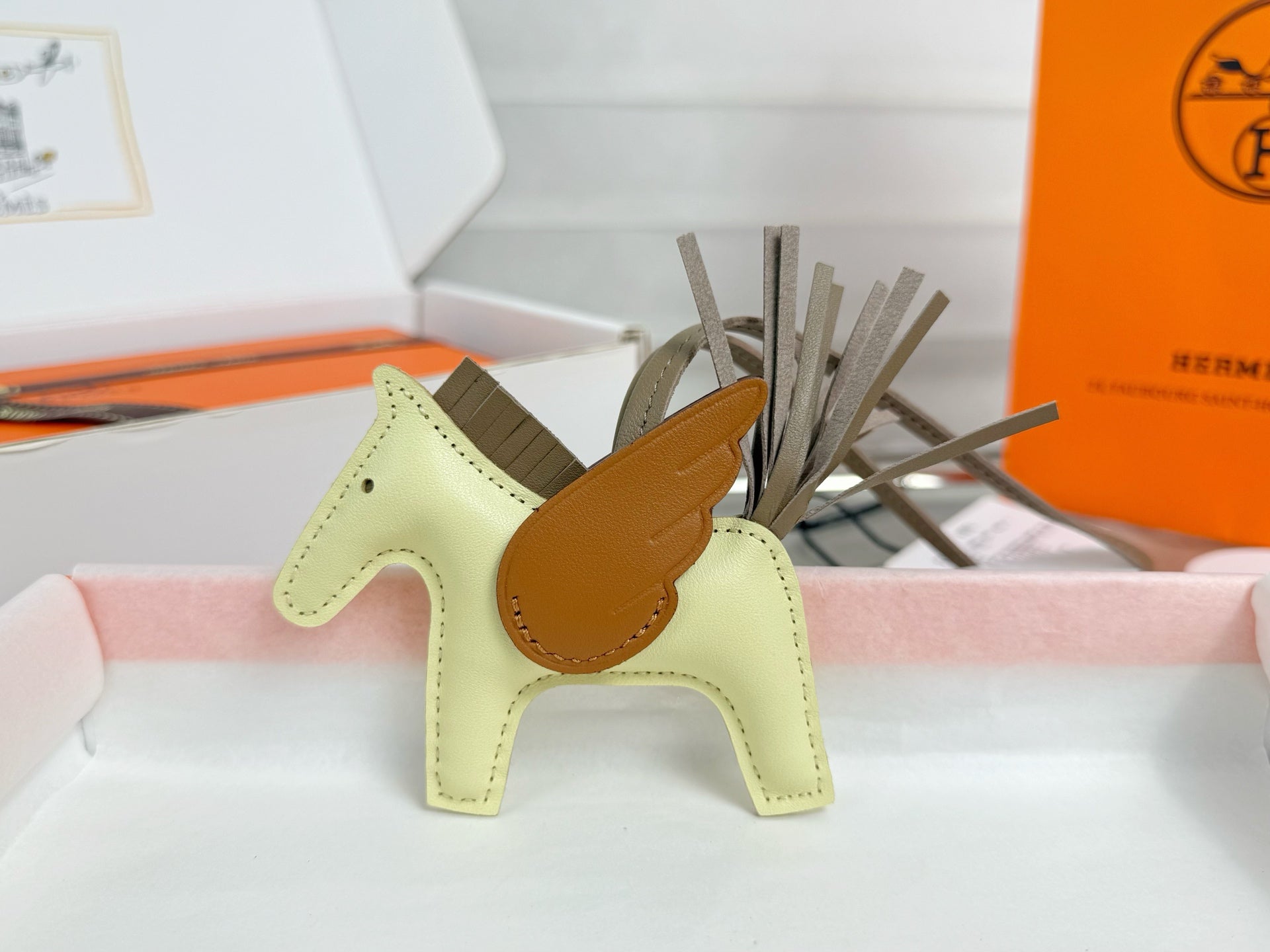 HM Rodeo Pegase PM Charm Light Yellow mix Brown Lambskin