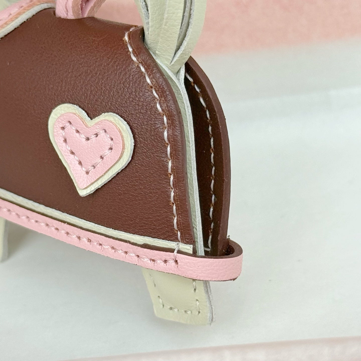 HM Rodeo Robeo Heart PM Charm White mix Chocolate Lambskin
