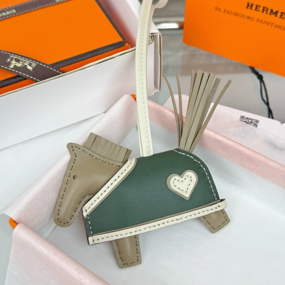 HM Rodeo Robeo Heart PM Charm Beige mix Green Lambskin