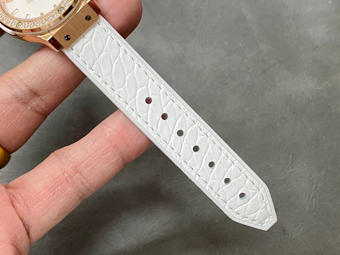 Hublot Classic Fusion Rose Gold Diamonds 33mm Watch White Leather Strap