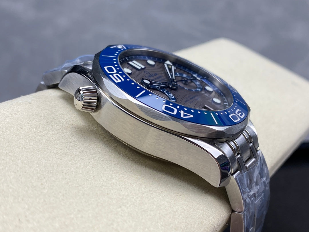 Omega Seamaster Diver 300M Co-Axial Master Chronometer Chronograph 44 mm Watch