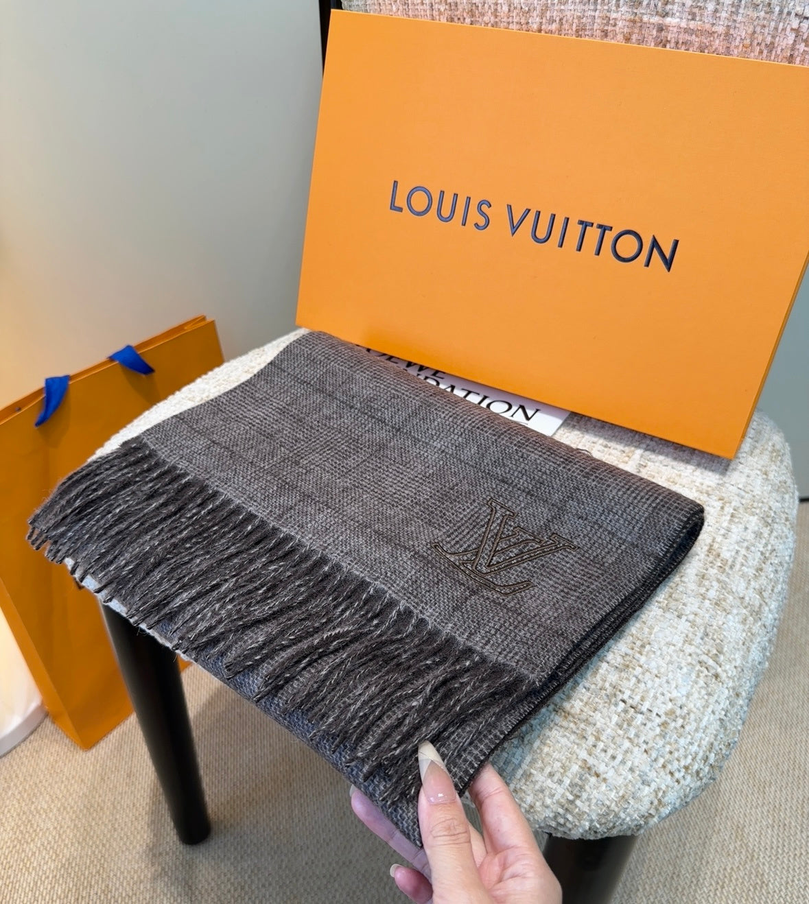 LV Scarf 180cm Dark Gray Wool Cashmere 976956