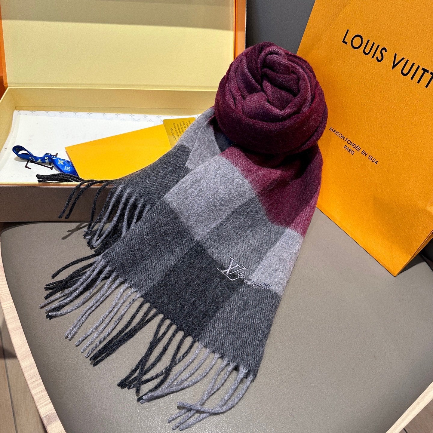 LV Scarf 185cm Burgundy Black Gray Wool Cashmere 977002