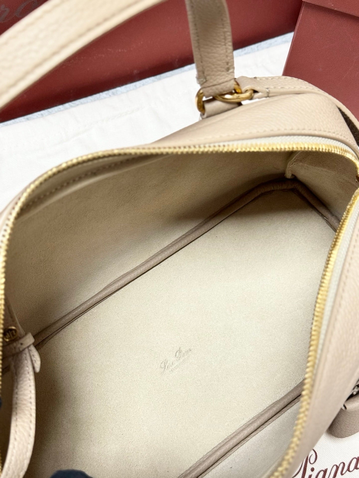 LP 2026 Needle Bag 31cm Light Mastic/Sun Gold Calfskin