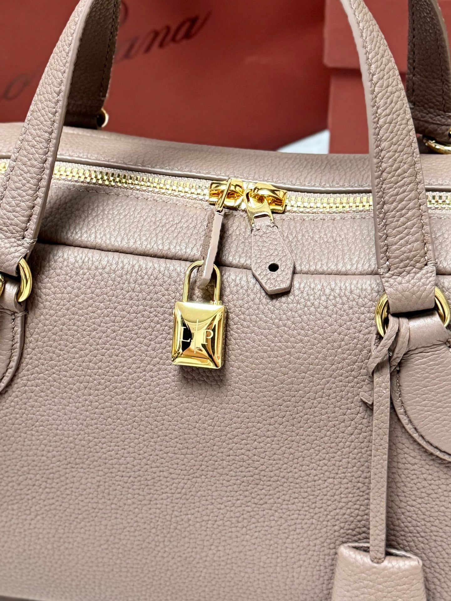 LP 2026 Needle Bag 31cm Fossil/Sun Gold Calfskin