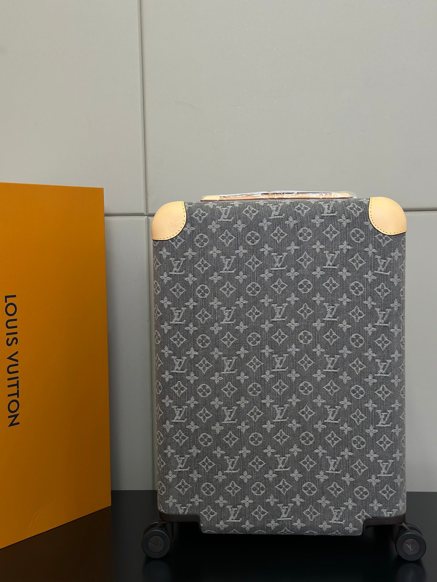 LV 2025 Horizon 55 Monogram Suitcase Cloudy Gray Denim Fabric 273842