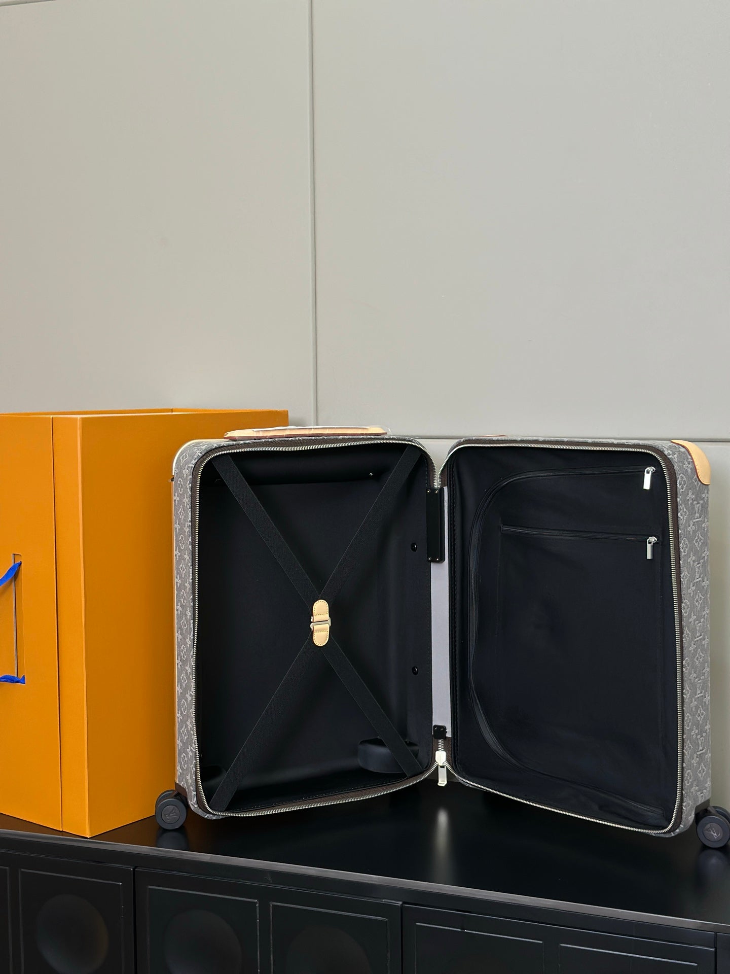 LV 2025 Horizon 55 Monogram Suitcase Cloudy Gray Denim Fabric 273842