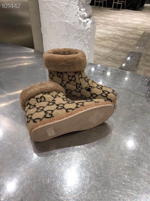 GG Horsebit Snow Beige Black Suede Fleece 576257