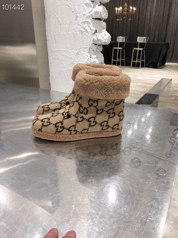 GG Horsebit Snow Beige Black Suede Fleece 576257