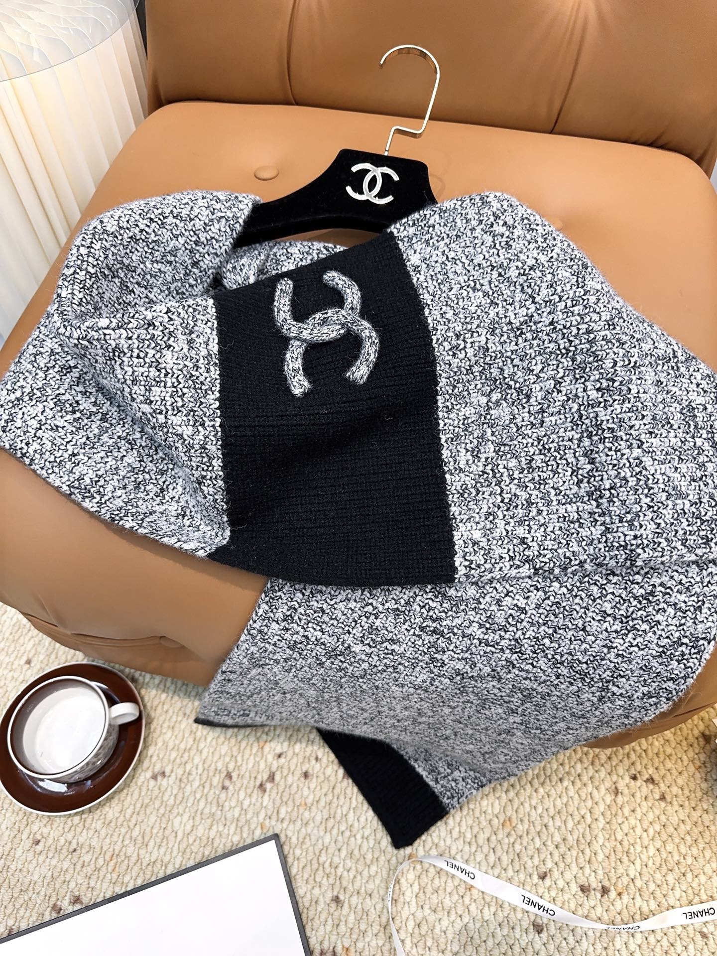 CC 25 Classic Scarf 175cm Light Gray Black Wool 971058