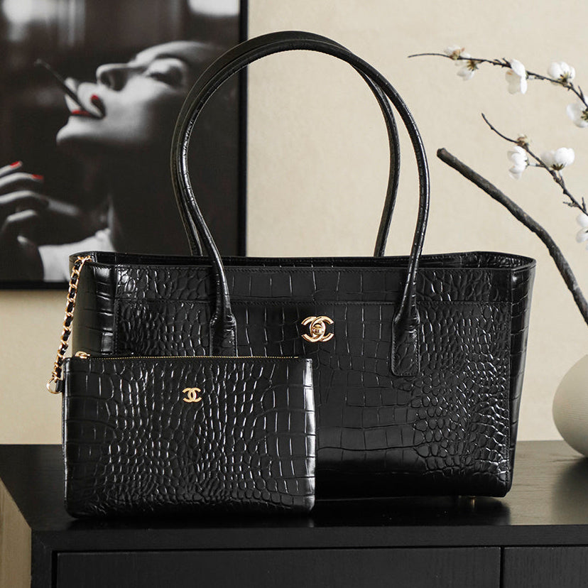 Chanel 25 Crocodile-embossed 40cm Bag Black Cowhide 322959