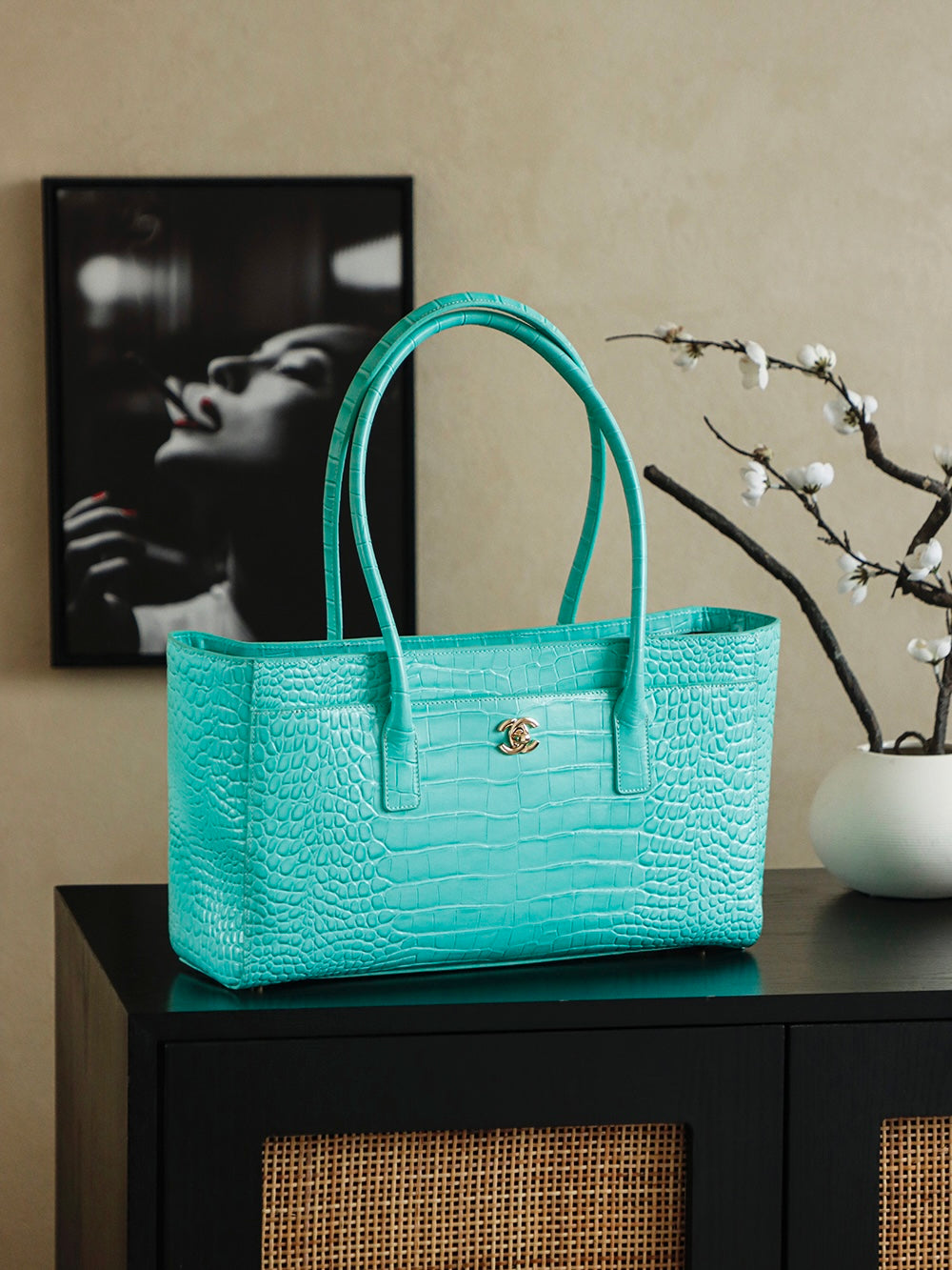 Chanel 25 Crocodile-embossed 40cm Bag Turquoise Cowhide 322961