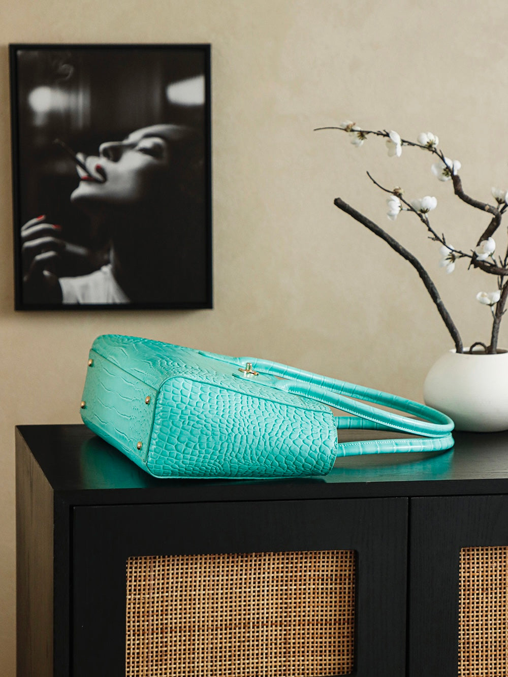 Chanel 25 Crocodile-embossed 40cm Bag Turquoise Cowhide 322961