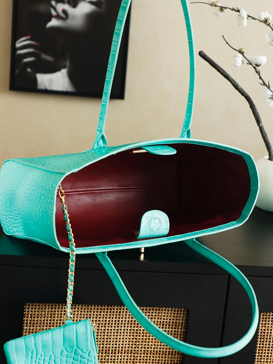Chanel 25 Crocodile-embossed 40cm Bag Turquoise Cowhide 322961