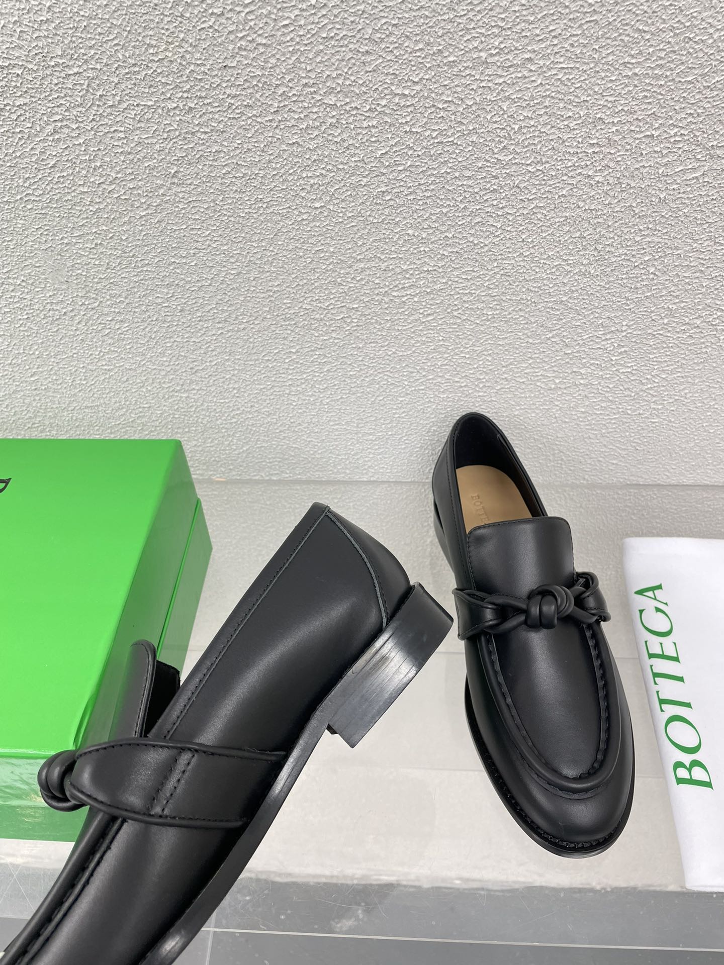 Bottega Veneta 2025 Astaire Knot-detailed Black Leather Loafer