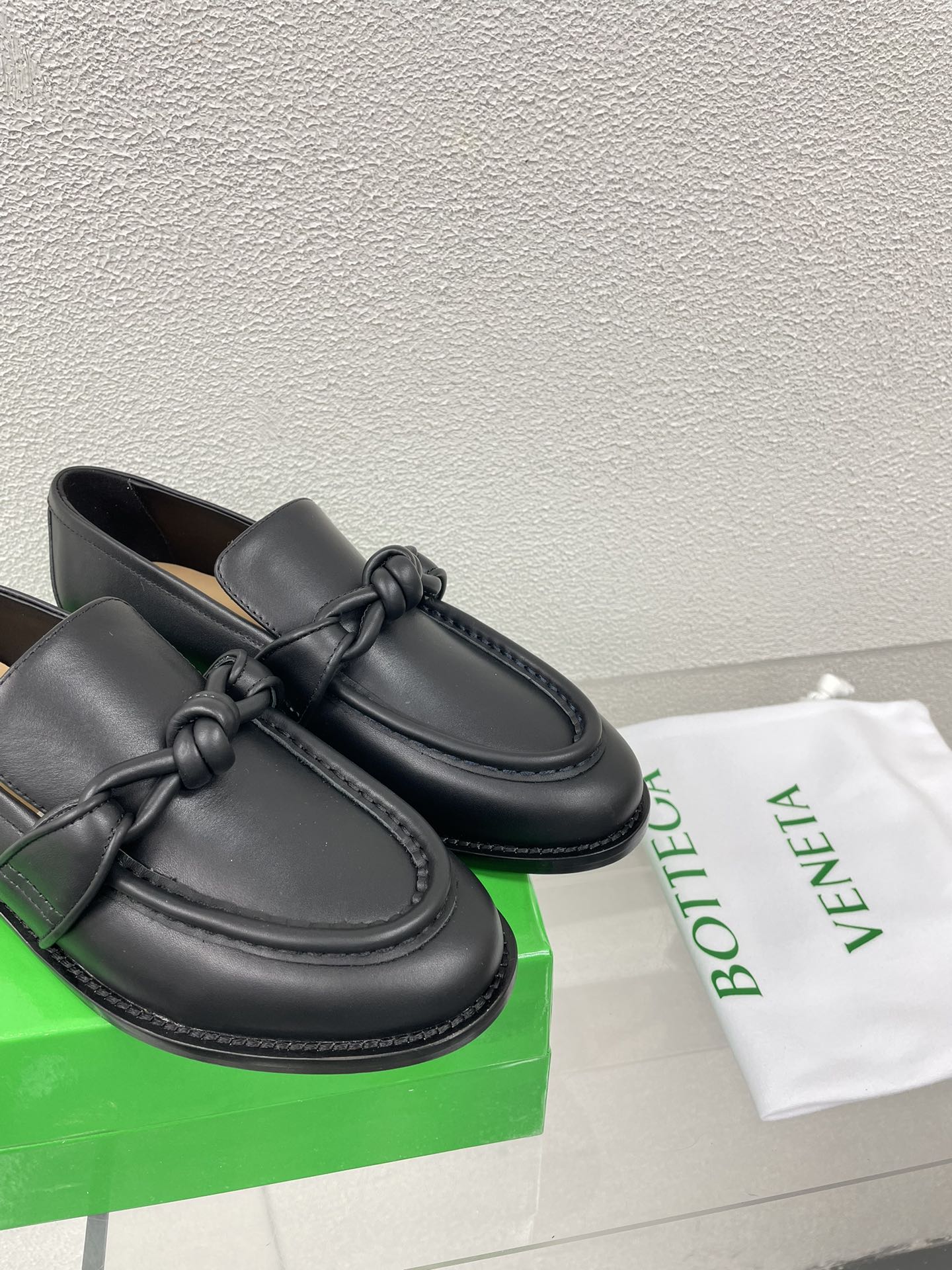 Bottega Veneta 2025 Astaire Knot-detailed Black Leather Loafer