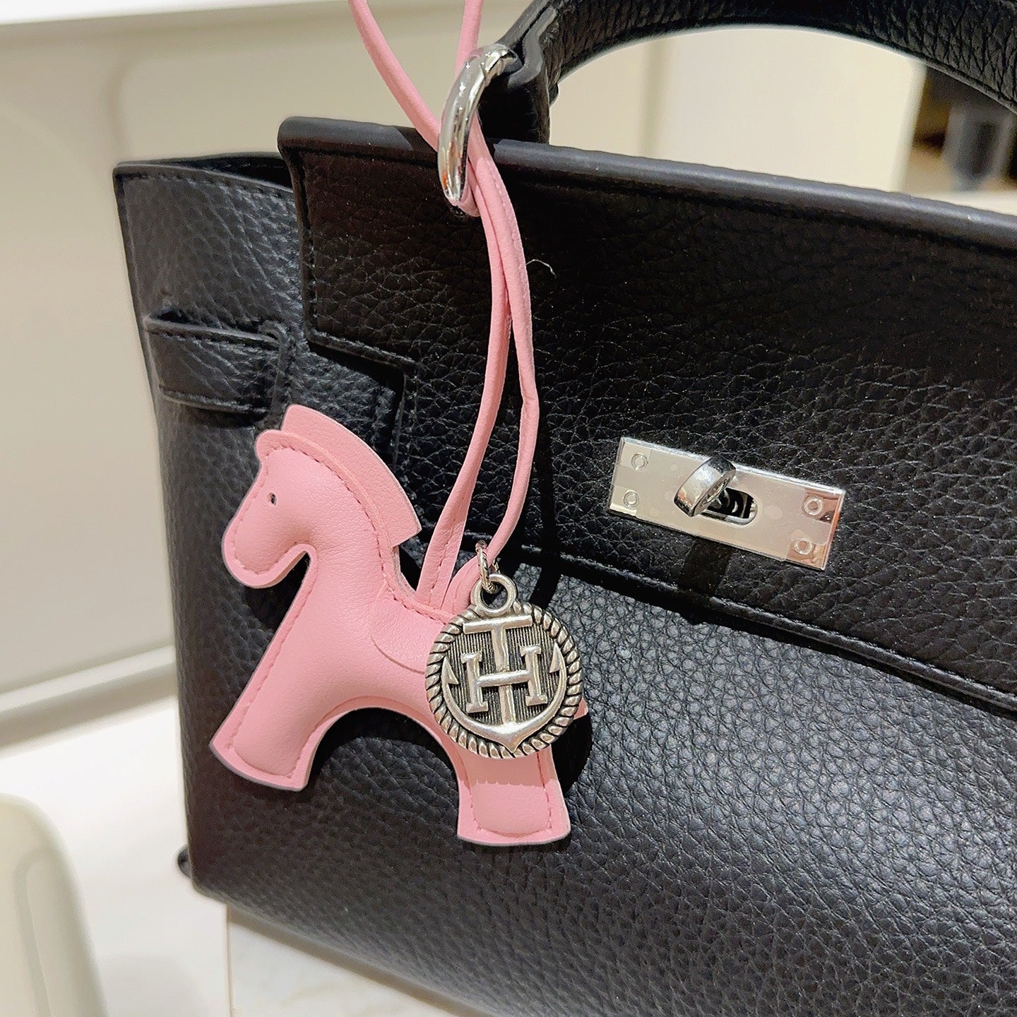 HM Rodeo Horse Bag Charm In Pink Leather