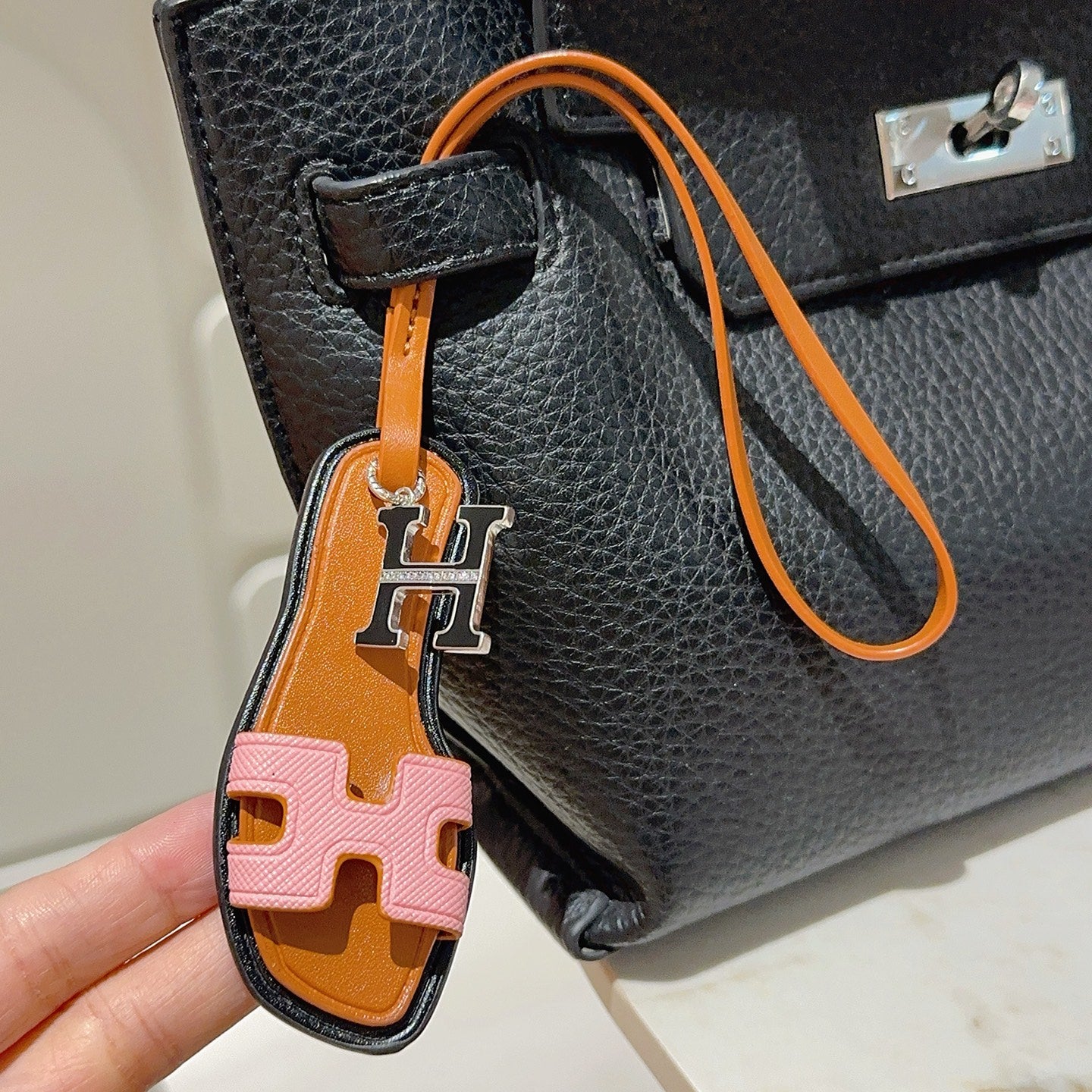 HM Oran Sandal Charm