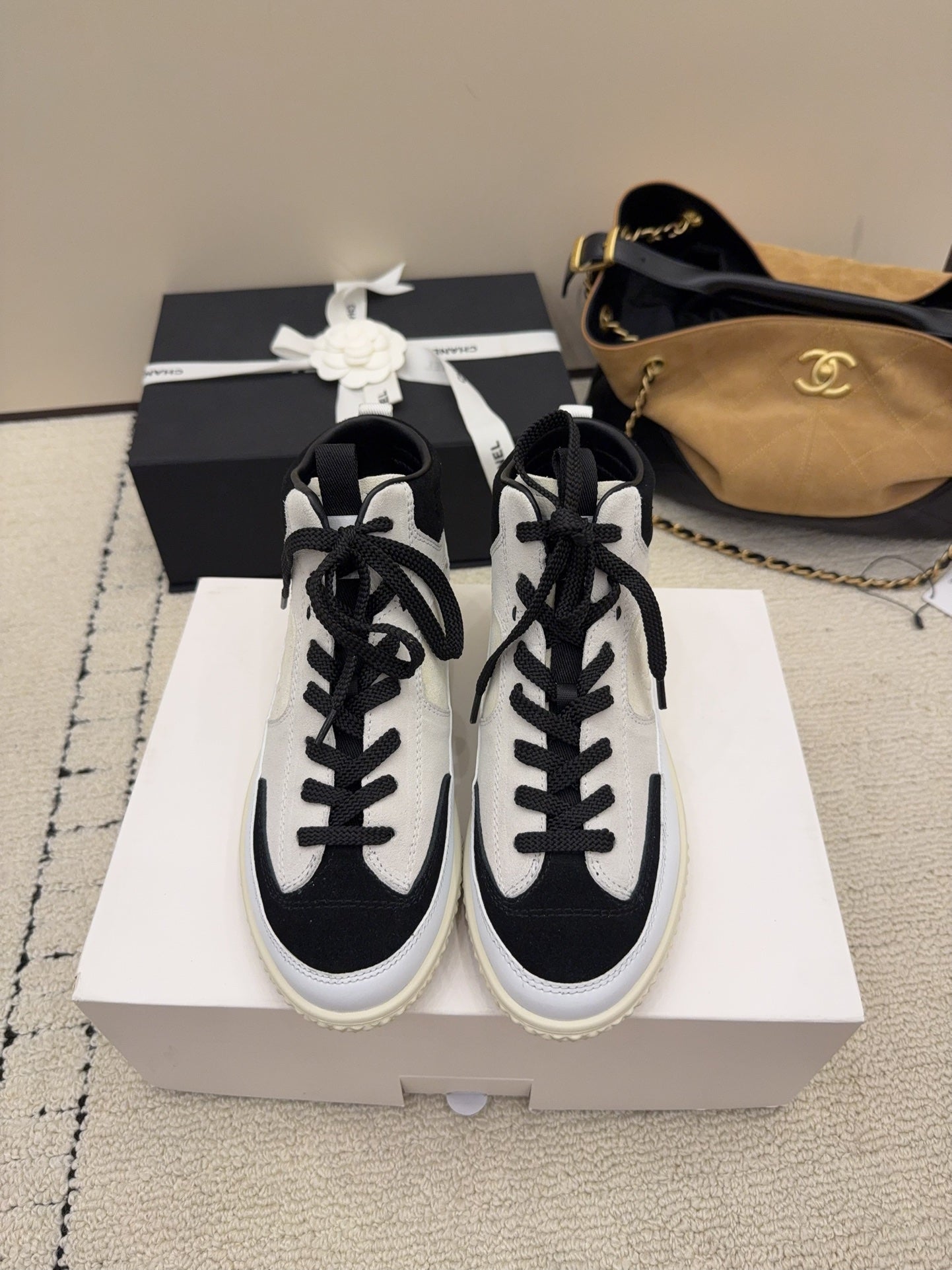 CC 26 High-top Sneaker White mix Black Suede 589099
