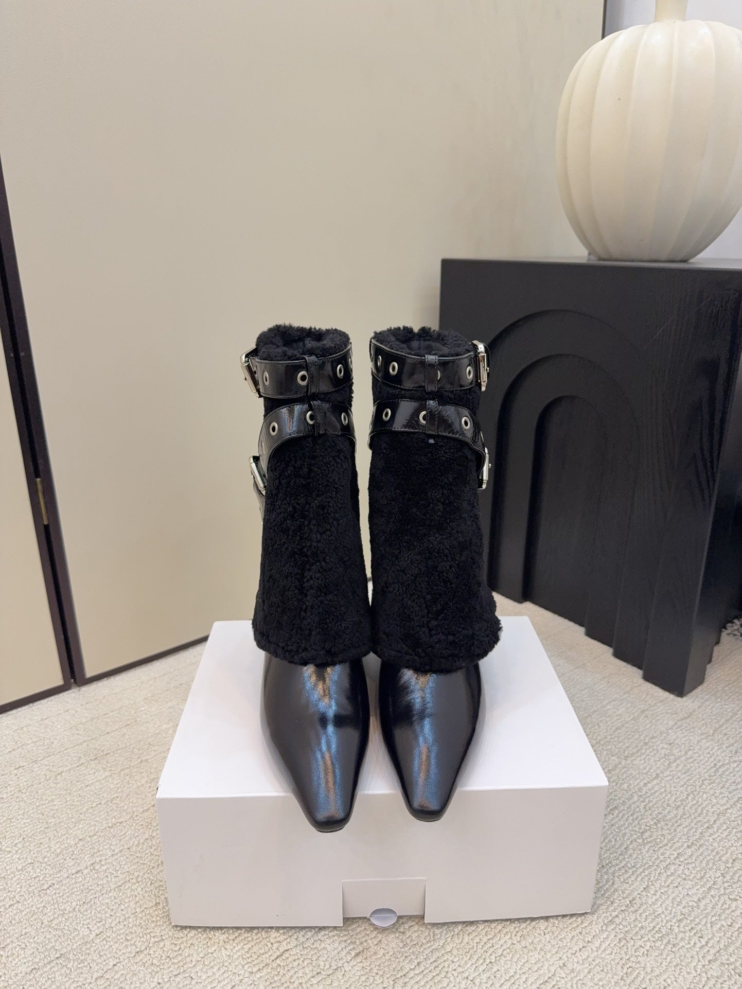 CC 26 Ankle Boot With Buckle Black Cowhide Wool 589111