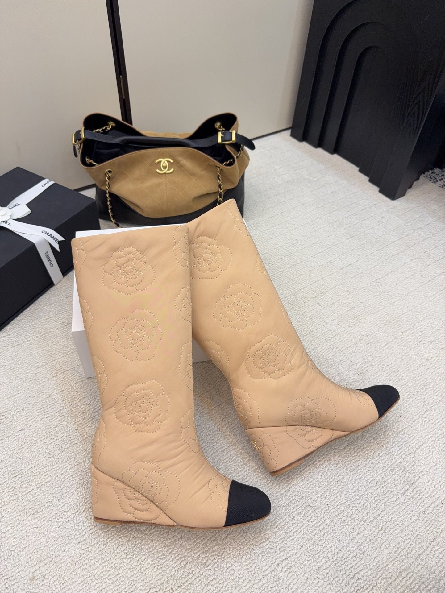 CC 26 Wedge Boot With Quilted Camellia Pattern Beige Black Fabric 589114