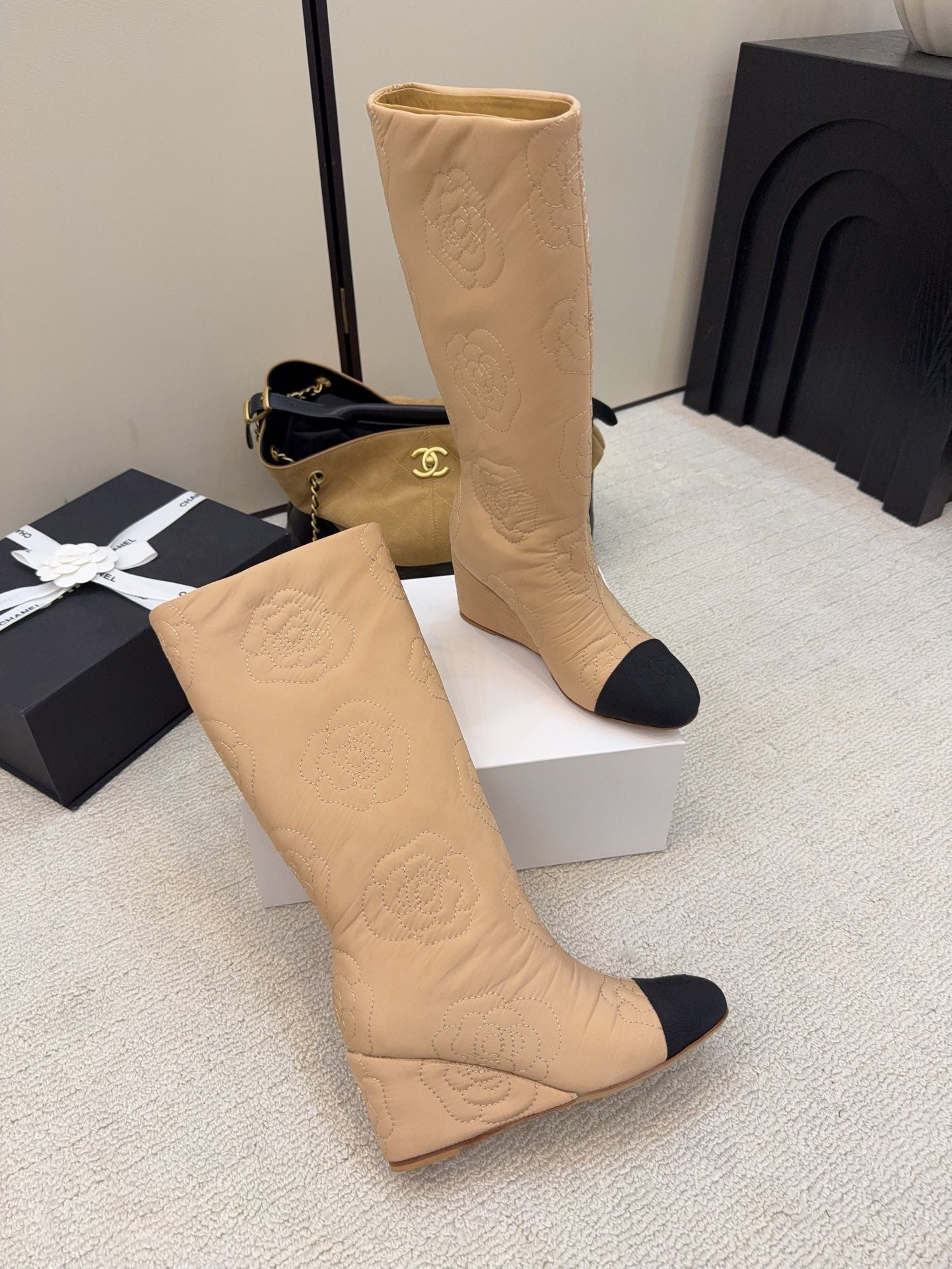 CC 26 Wedge Boot With Quilted Camellia Pattern Beige Black Fabric 589114