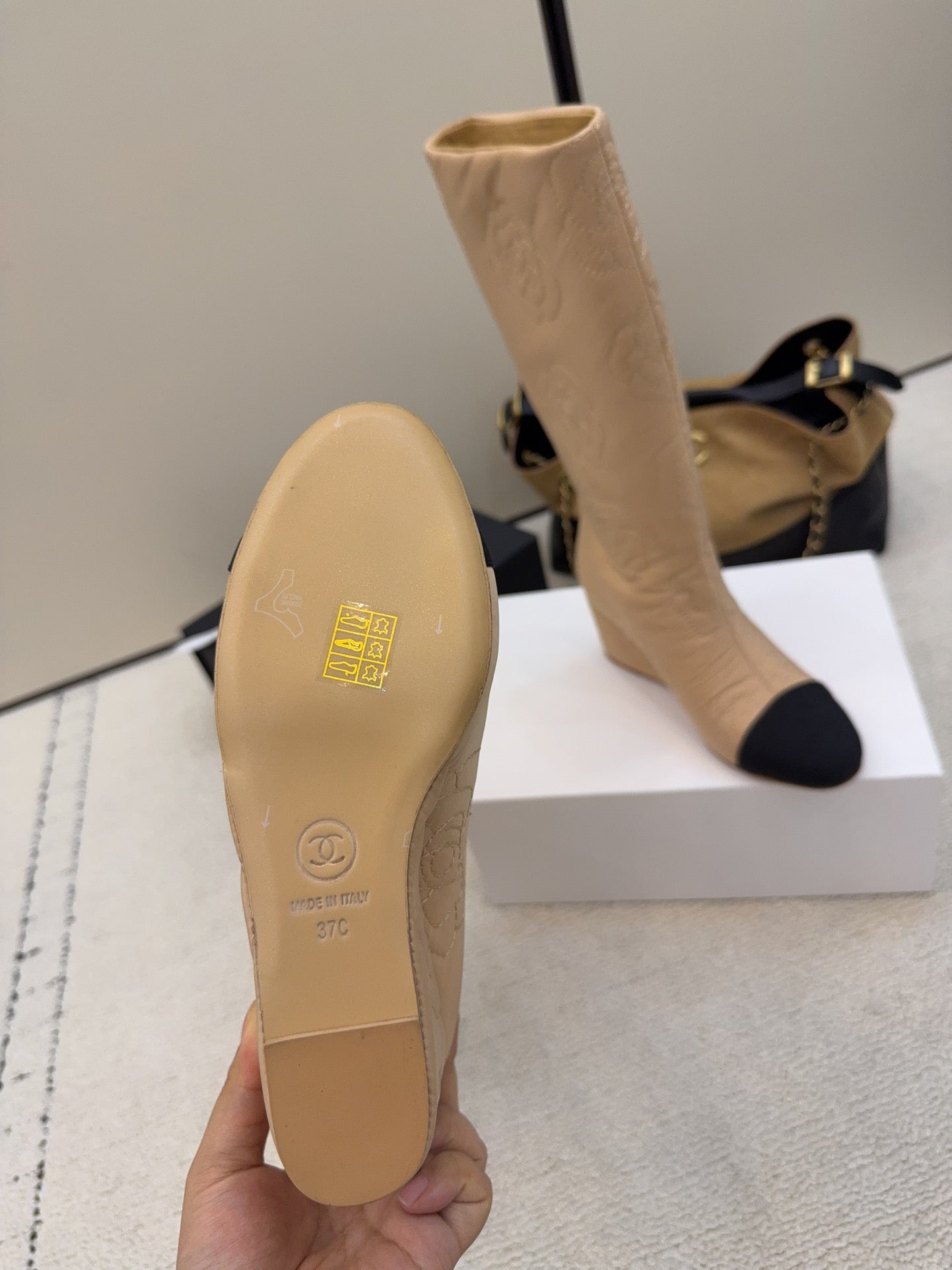 CC 26 Wedge Boot With Quilted Camellia Pattern Beige Black Fabric 589114