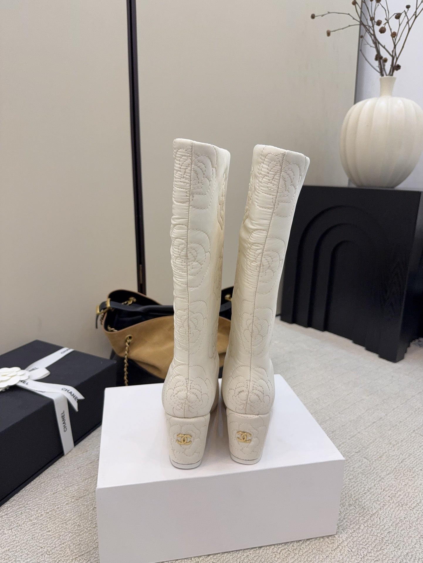 CC 26 Wedge Boot With Quilted Camellia Pattern White Black Fabric 588891