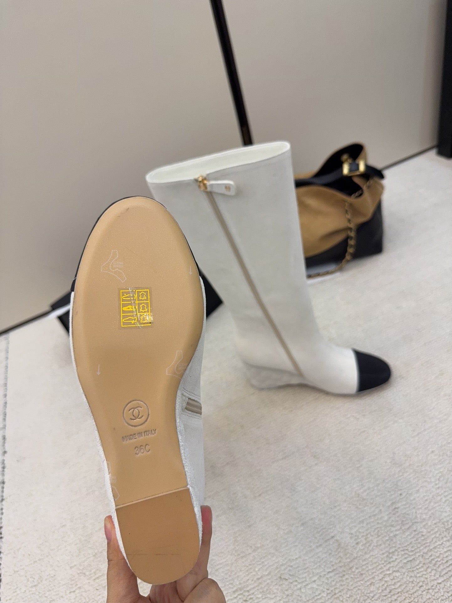 CC 26 Wedge Boot White Black Suede 588894