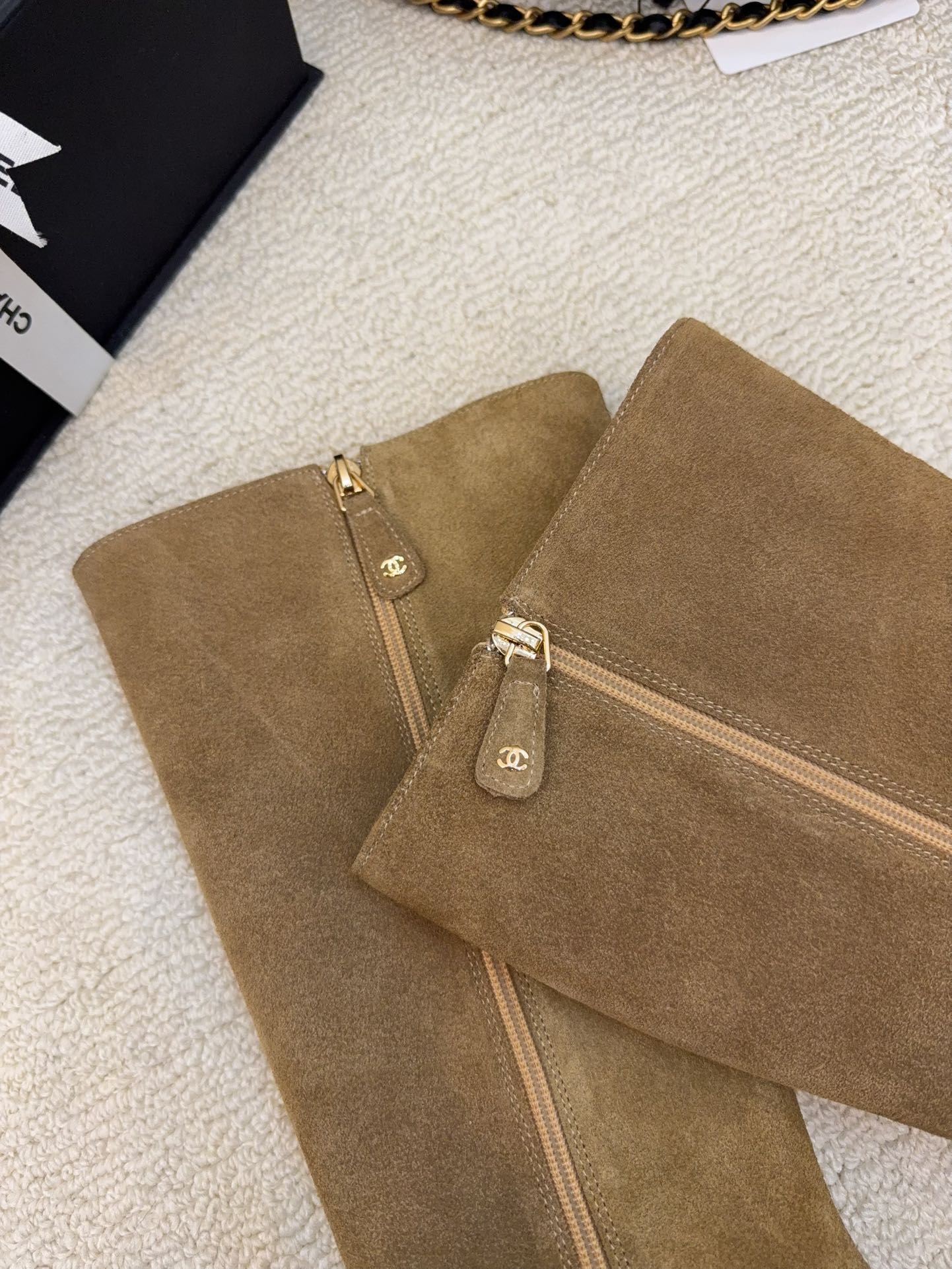 CC 26 Wedge Boot Tan Black Suede 588895