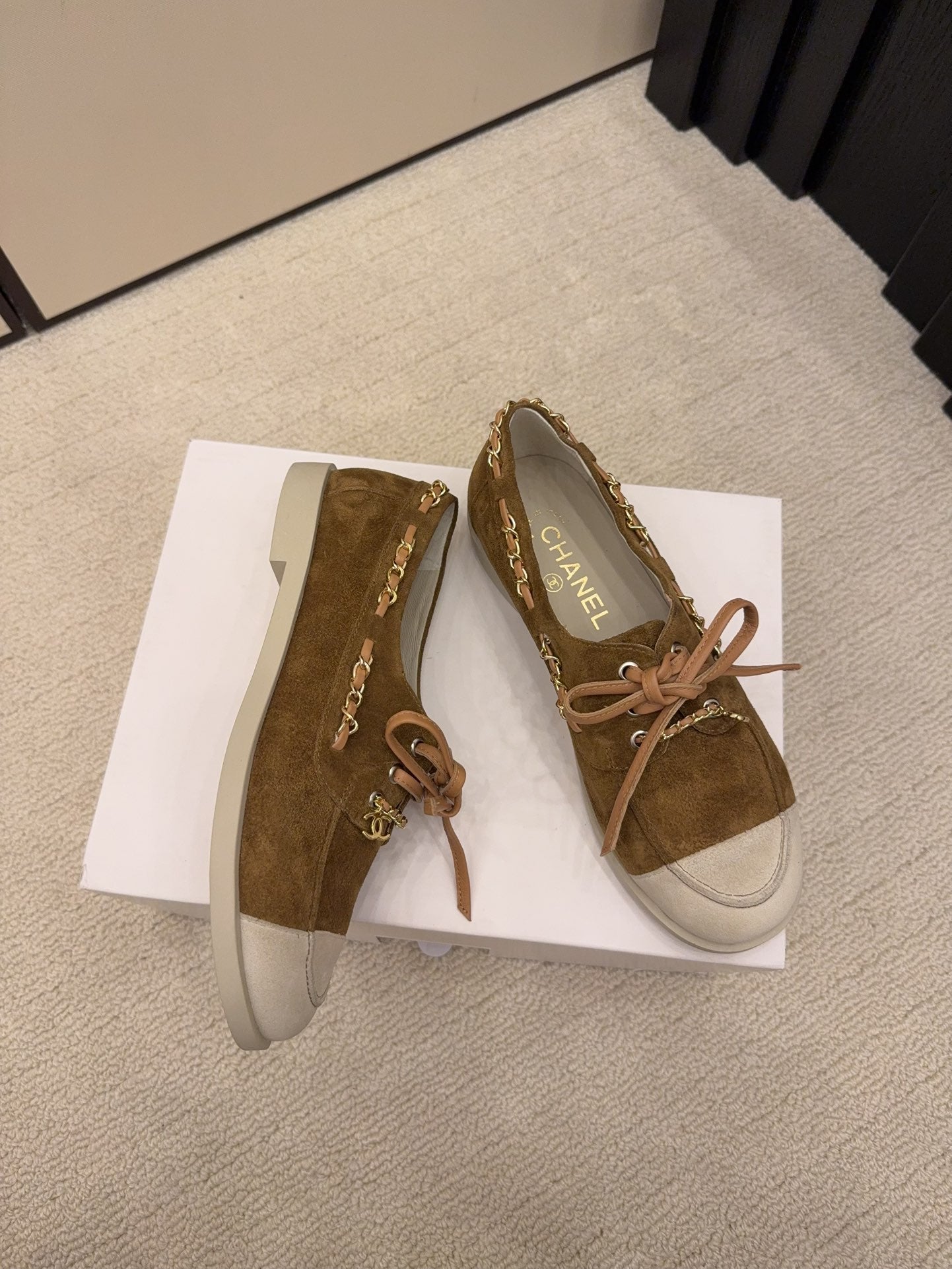 CC 26 Mocassin Loafer Brown Suede 588896