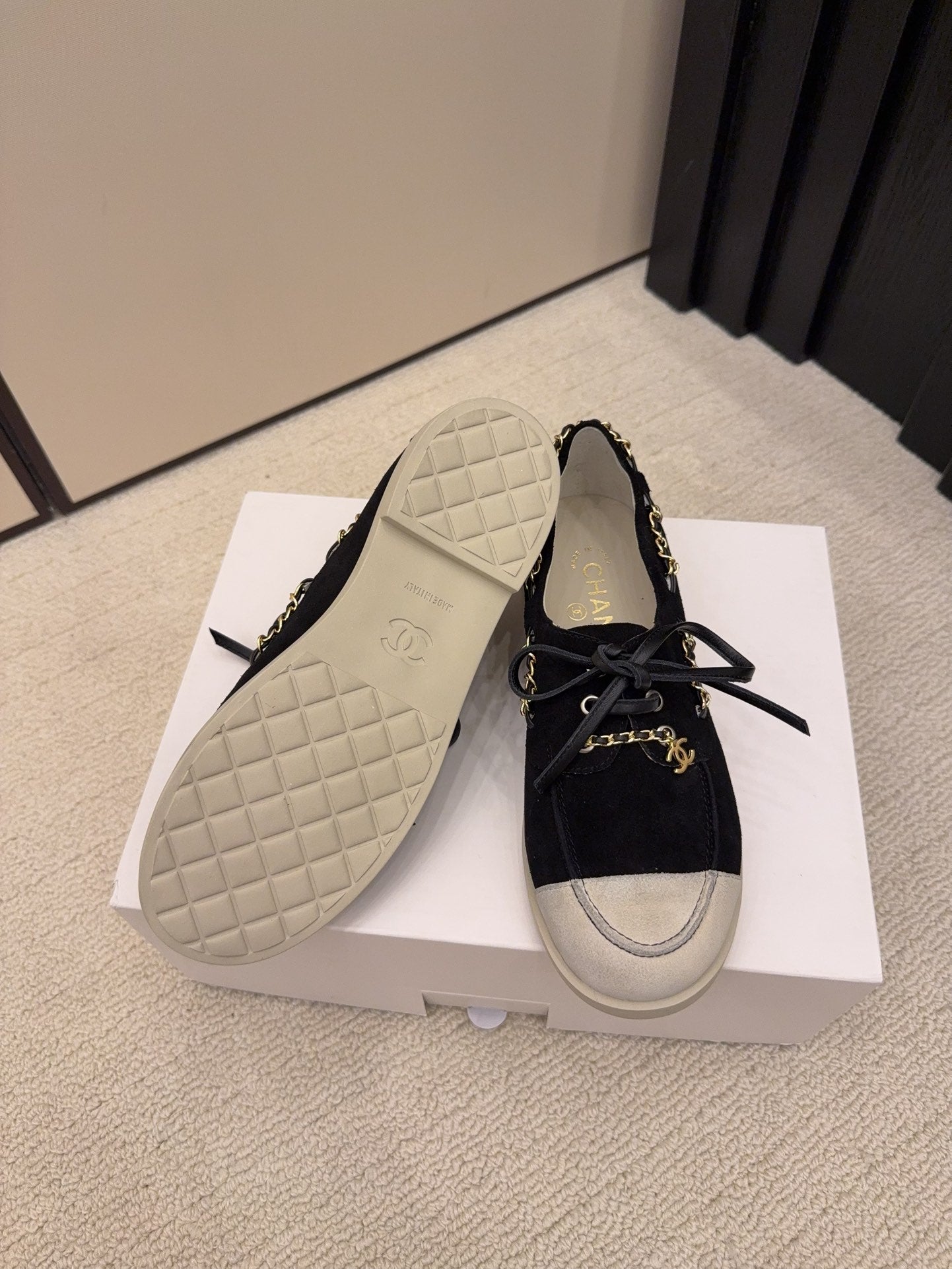 CC 26 Mocassin Loafer Black Suede 588898