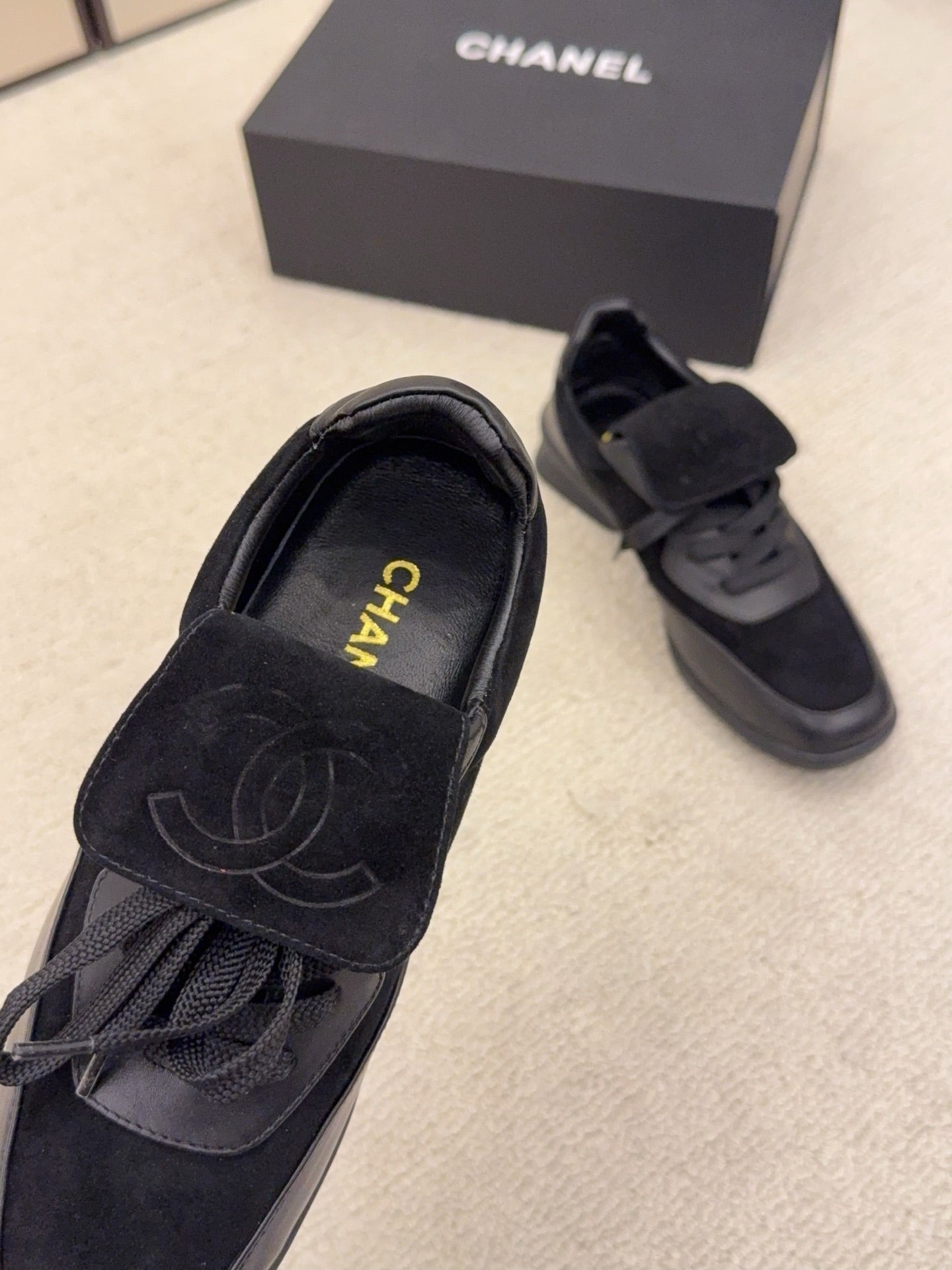 CC 26 Sneaker Black Suede 589088