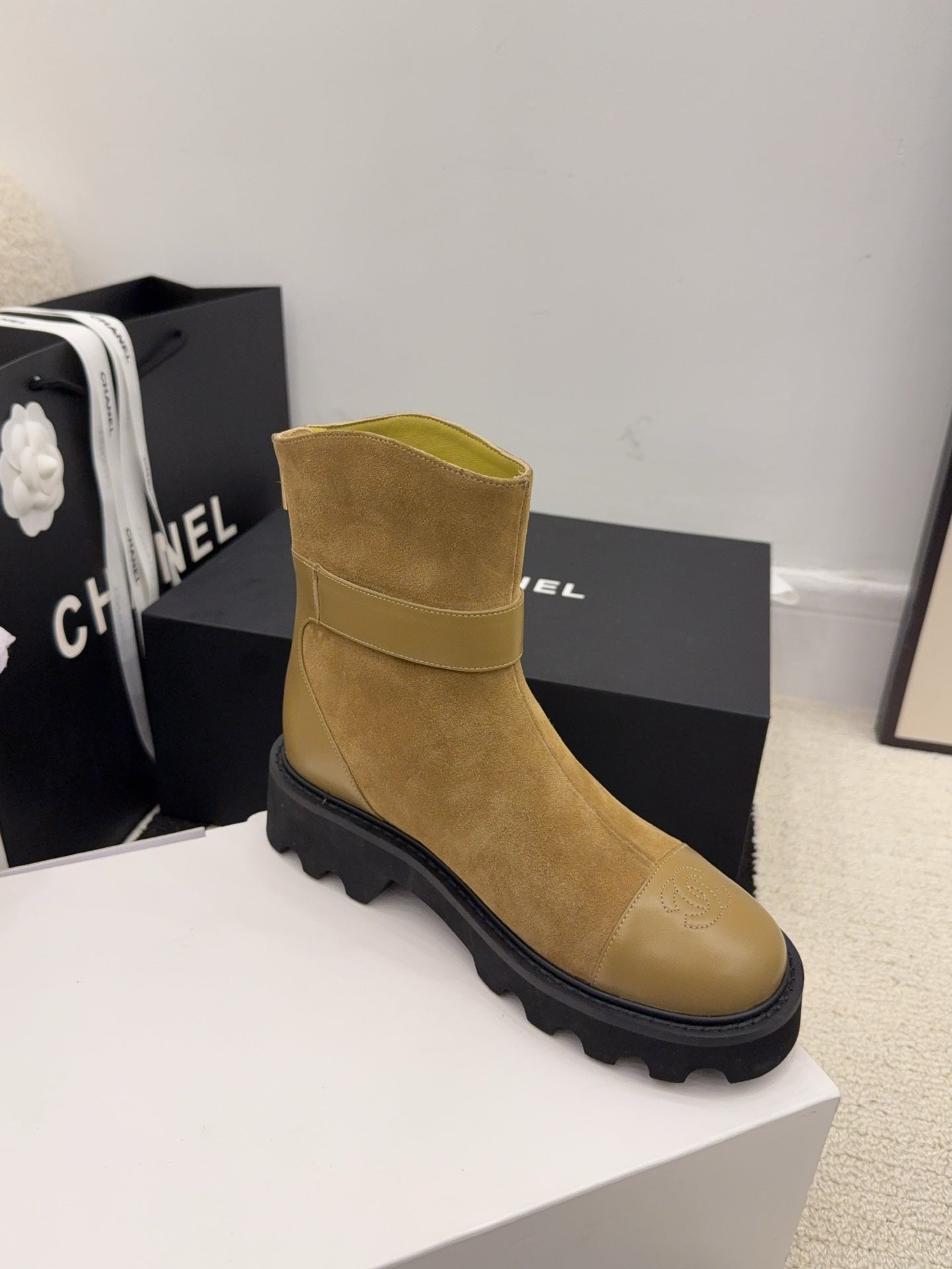 CC 26 Boot With Lug Sole Tan Black Suede Leather 588679