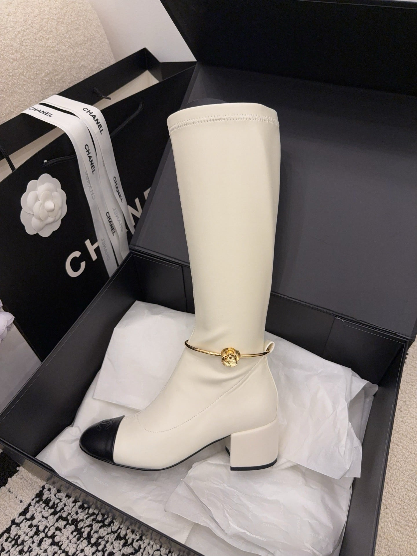 CC 26 Boot With Gold-tone Ankle Chain White Black Lambskin 588821