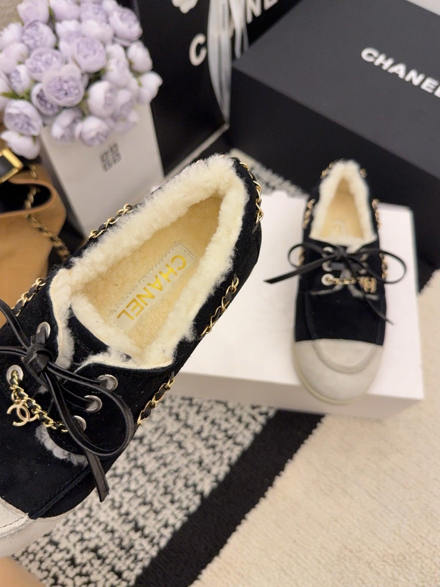 CC 26 Shearling Loafer Black White Suede Wool 588713