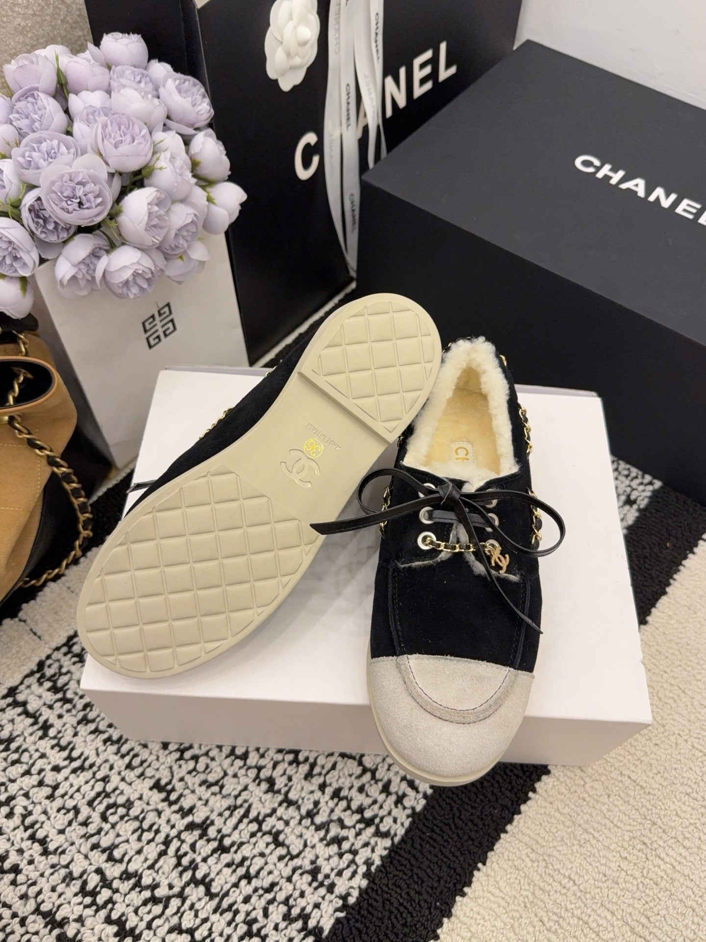 CC 26 Shearling Loafer Black White Suede Wool 588713