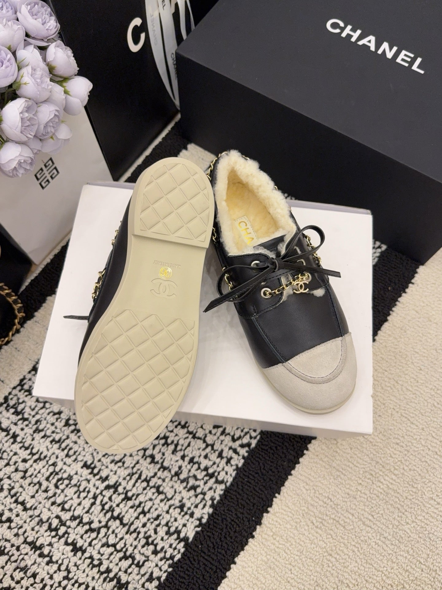 CC 26 Shearling Loafer Black White Leather Wool 588714