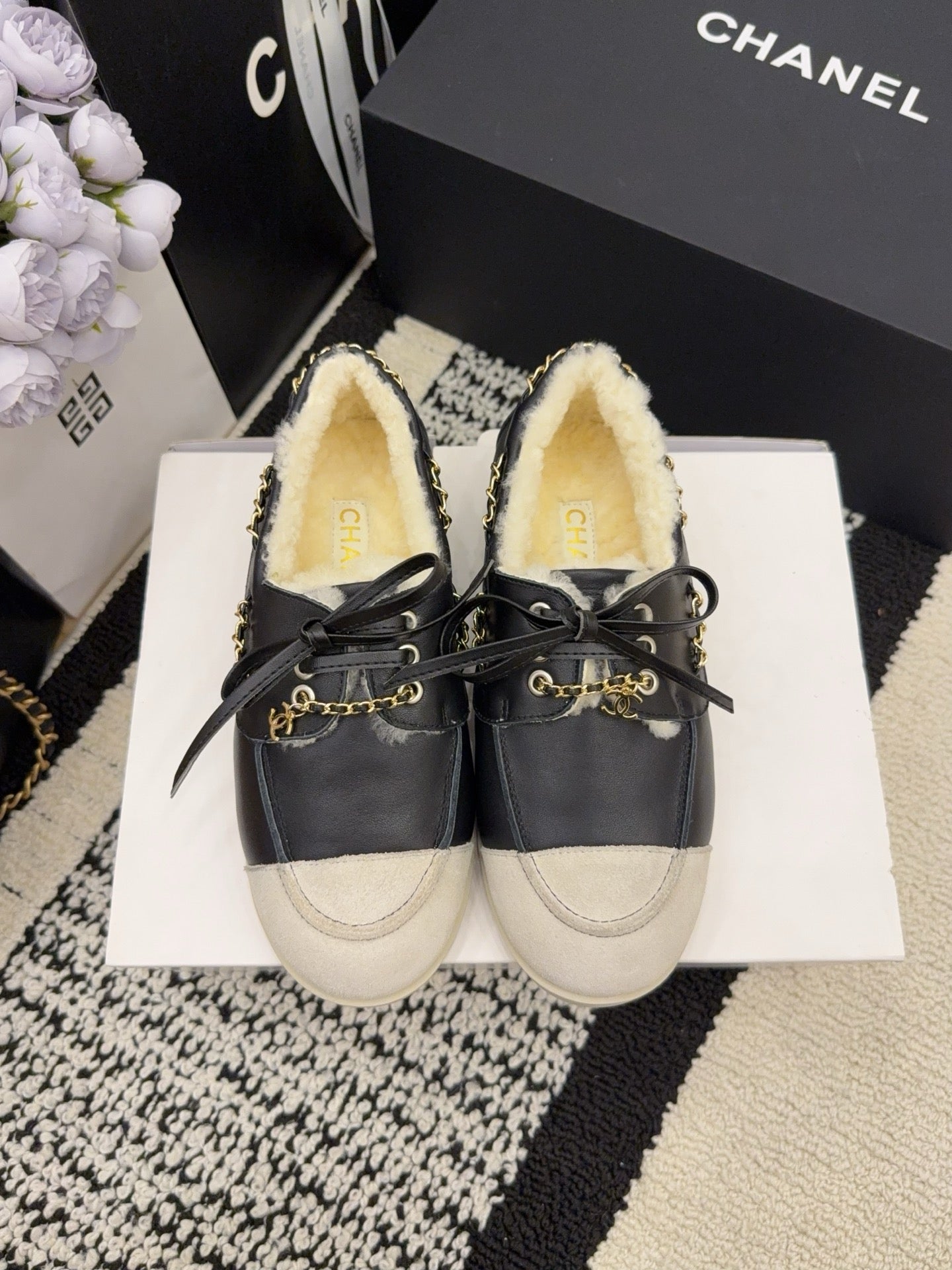 CC 26 Shearling Loafer Black White Leather Wool 588714