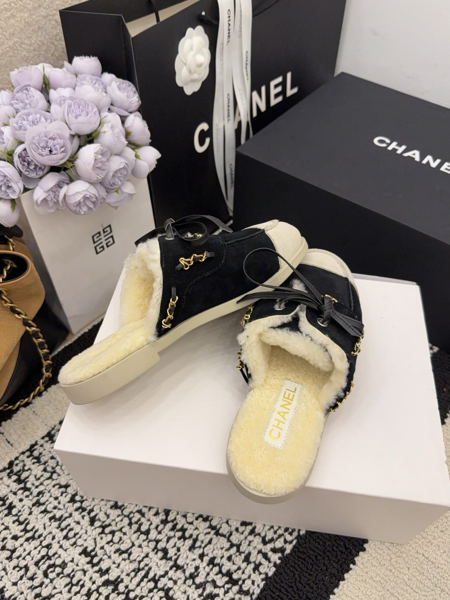 CC 26 Shearling Slip-on Loafer Black White Suede Wool 588718