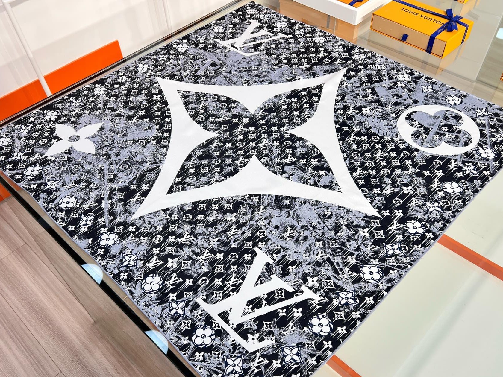 LV Double Sided Scarf 90 Black White Mulberry Silk 168821