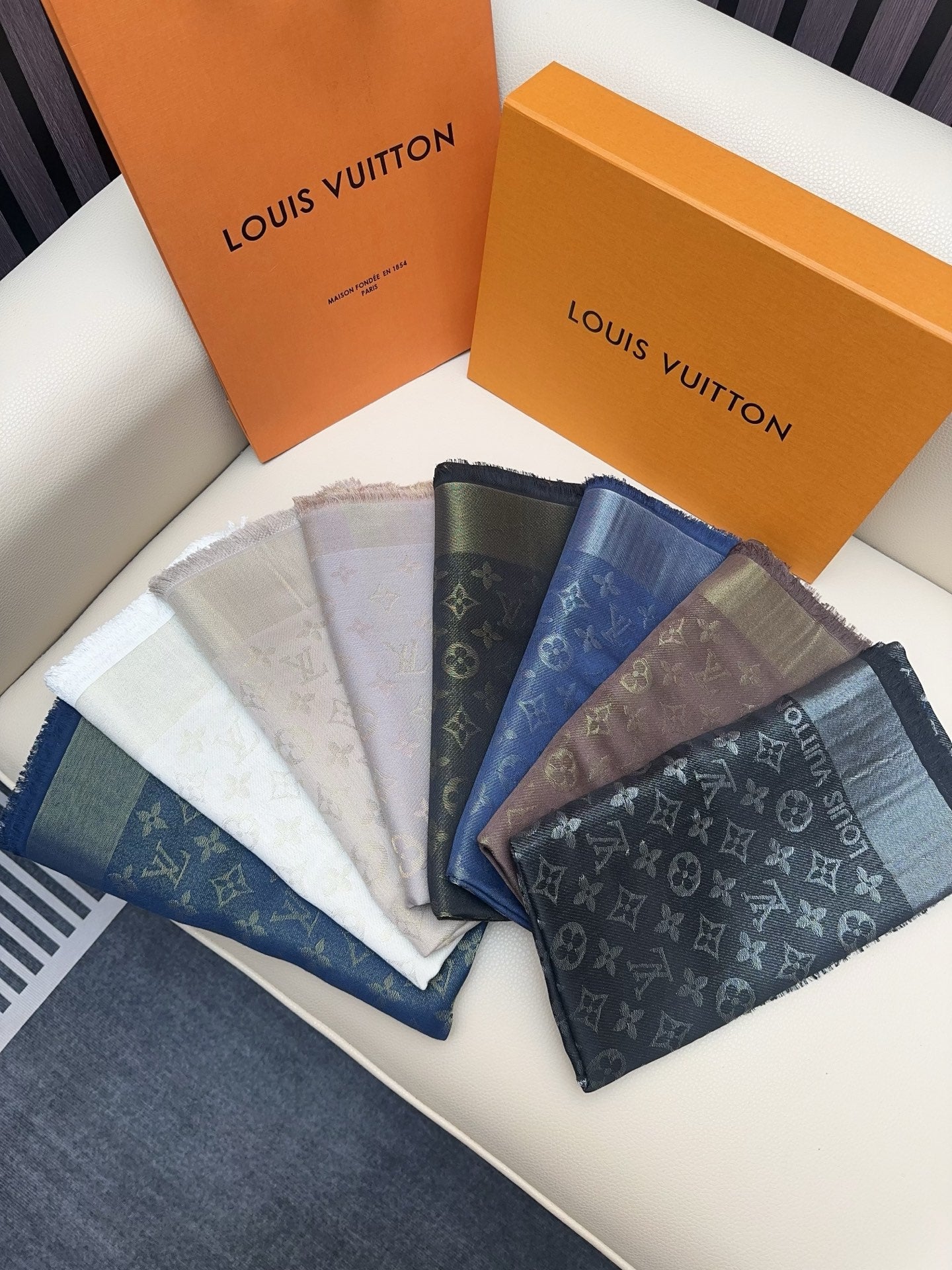 LV 25 Scarf 140CM Dark Blue Silk 293292