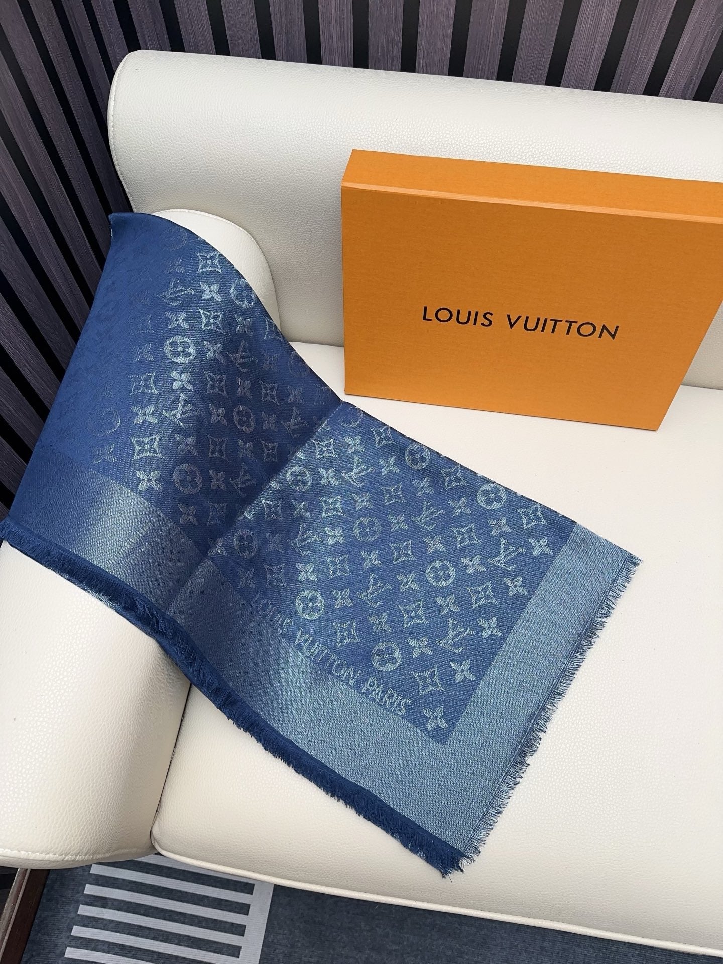 LV 25 Scarf 140CM Dark Blue Silk 293292