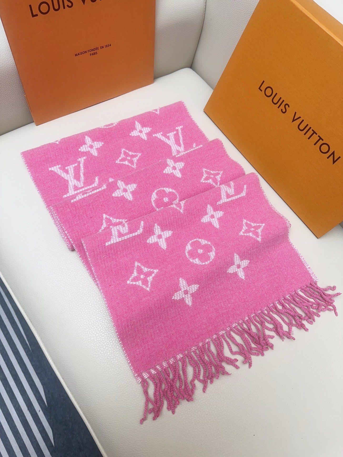 LV 25 Scarf 186CM Pink Wool 293311