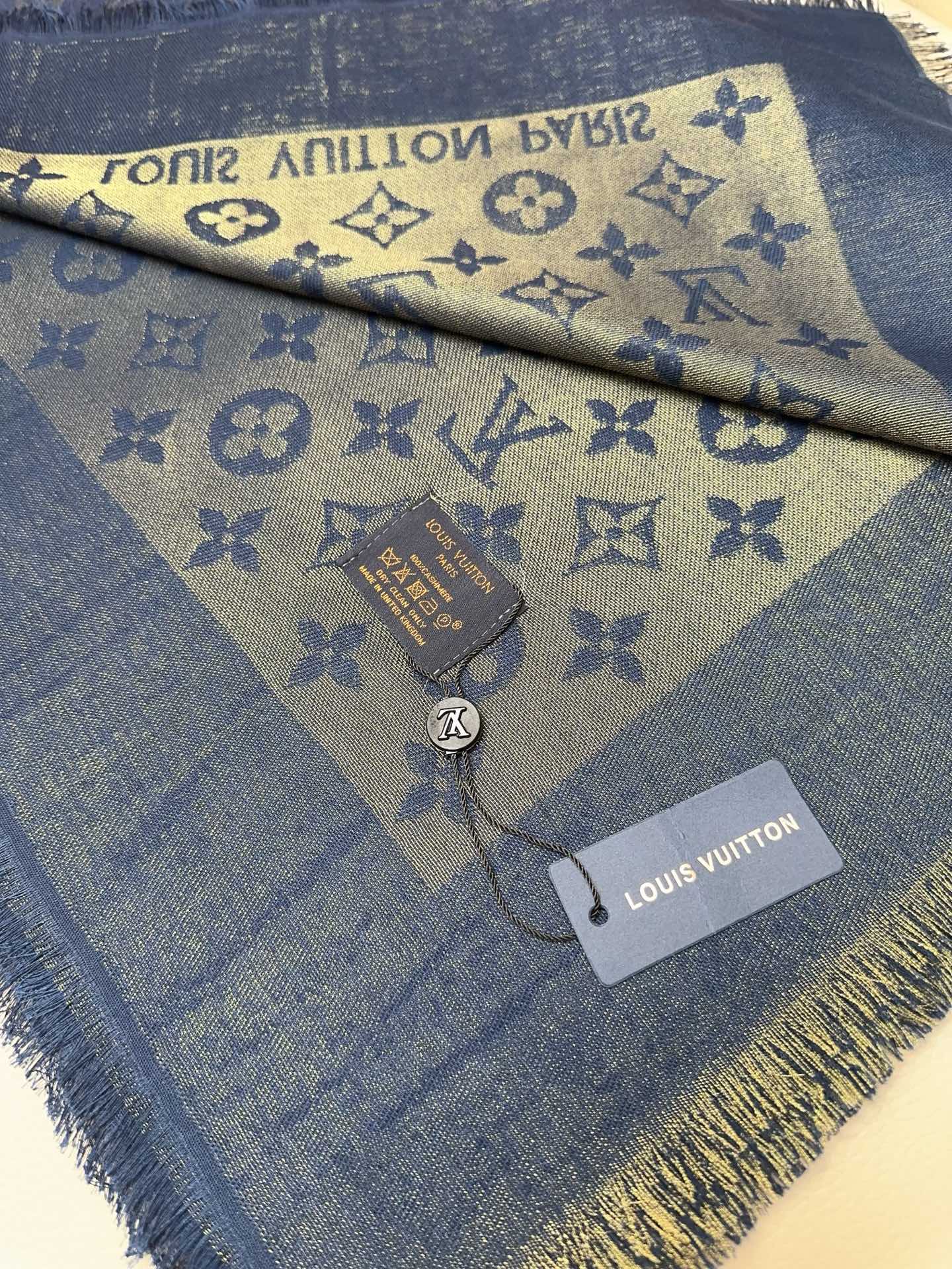LV 25 Scarf 140CM Blue Silk 293289