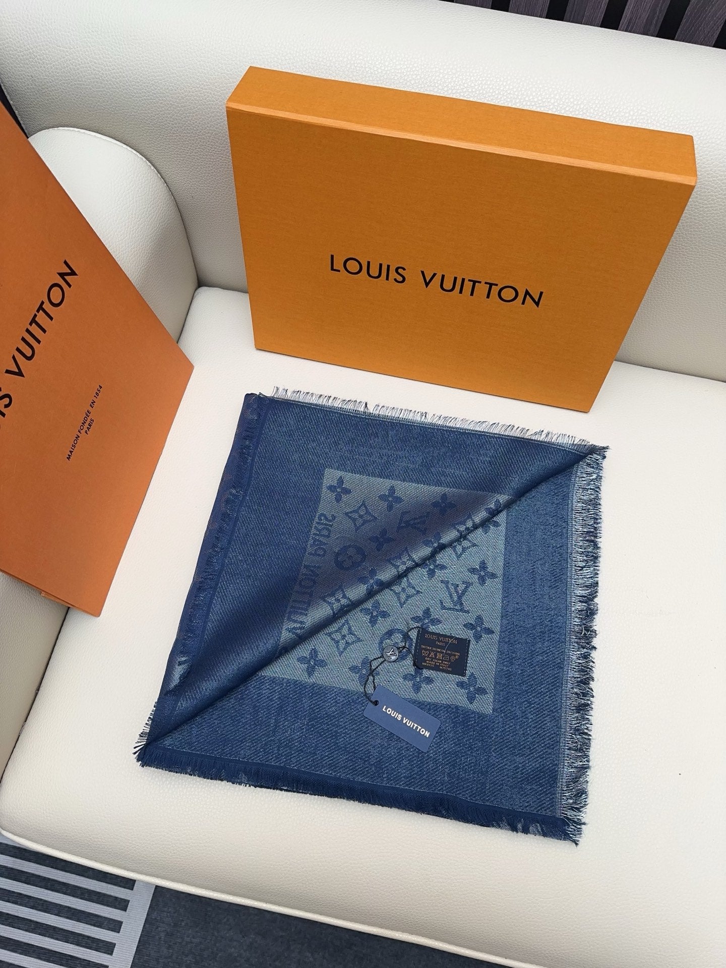 LV 25 Scarf 140CM Dark Blue Silk 293292